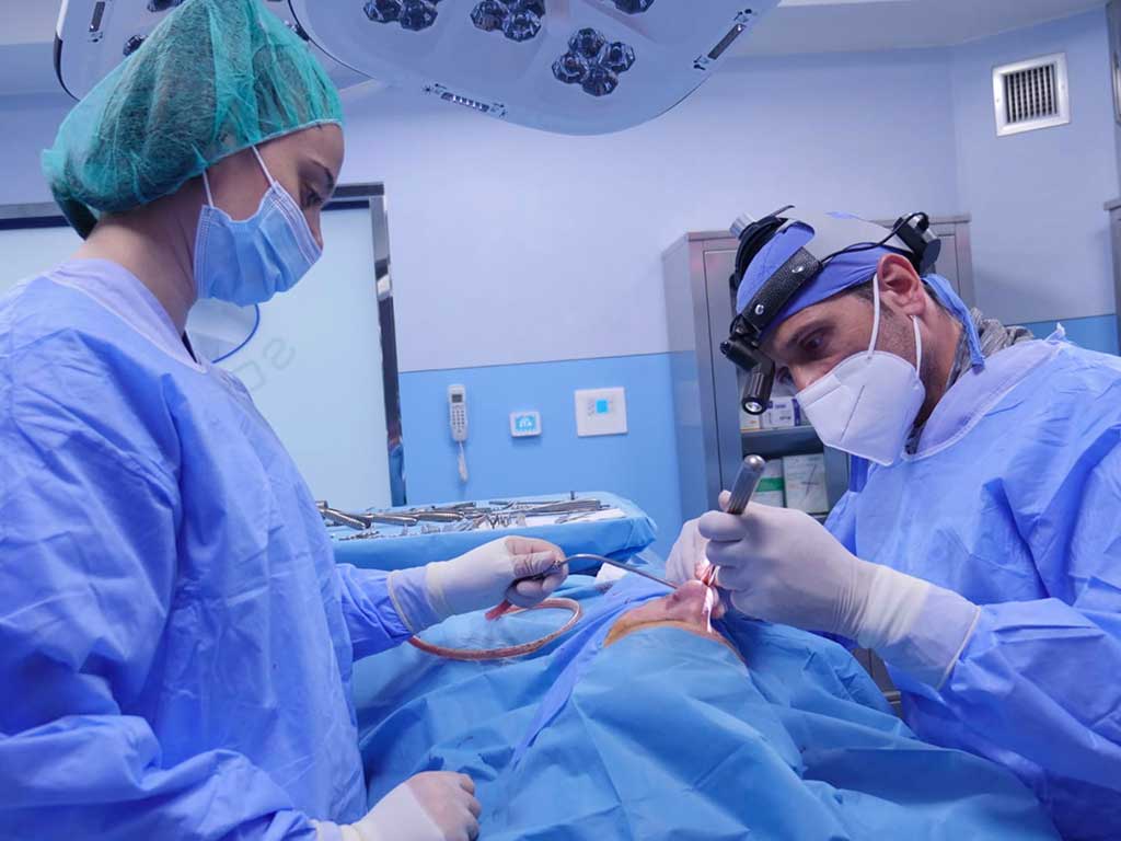 Chi-sono-v6-Dr-Saverio-Fania-Specialista-in-Otorinolaringoiatria-e-Chirurgia-Estetica-del-volto